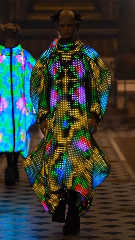 ANREALAGE 8
